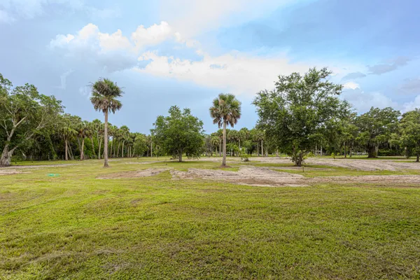 $450,000 | 1100 Red Barn Rd N West, Moore Haven, FL 33471