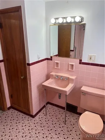 $1,885 | 49 Youngs Road, Amherst, NY 14221