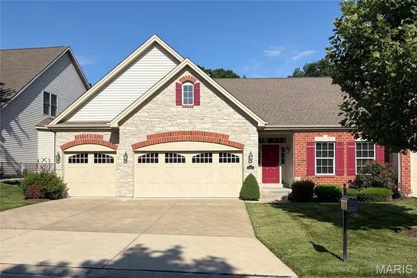 $589,900 | 1215 Silver Fern Drive, Lake St. Louis, MO 63367