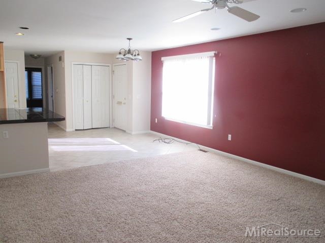 4056 April Lane Sterling Heights, MI 48310 - Photo 6 of 21 31217108-5.JPG