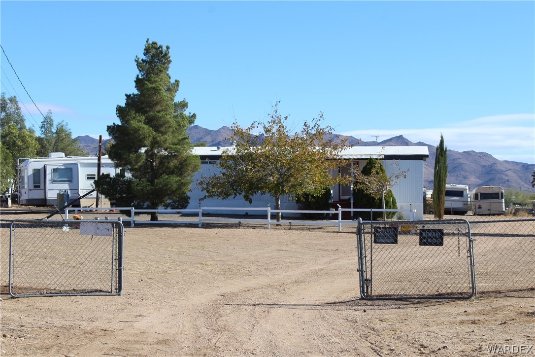 3688 Maverick Road Golden Valley, AZ 86413 - Photo 3 of 63