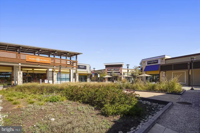 $965,000 | 11519 Elk Horn Drive, Clarksburg, MD 20871