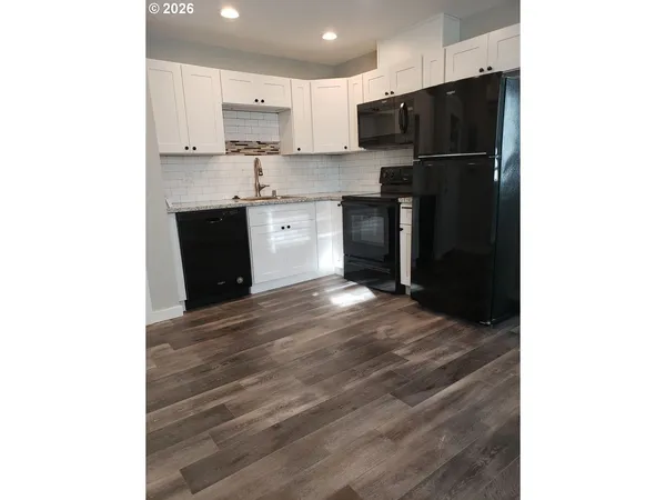 $1,460,000 | 612 Northeast Santiam Boulevard, Mill City, OR 97360