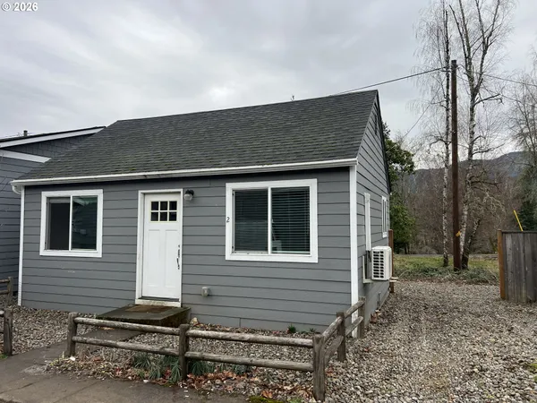 $1,460,000 | 612 Northeast Santiam Boulevard, Mill City, OR 97360