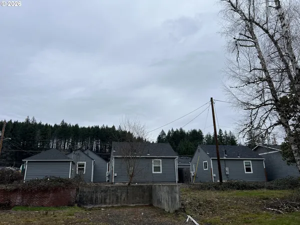 $1,460,000 | 612 Northeast Santiam Boulevard, Mill City, OR 97360