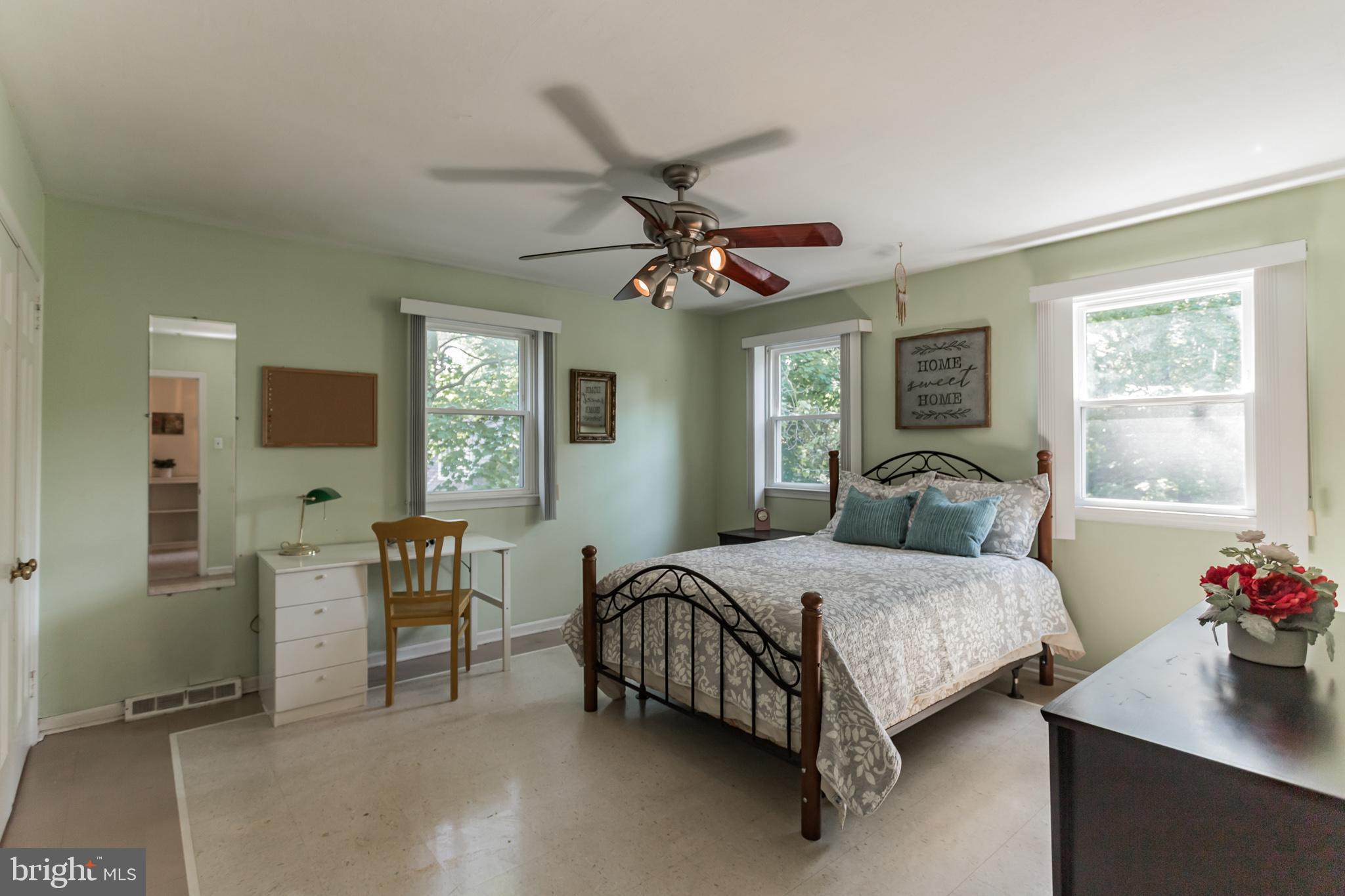 408 Penn Road Wynnewood, PA 19096 - Photo 19 of 34