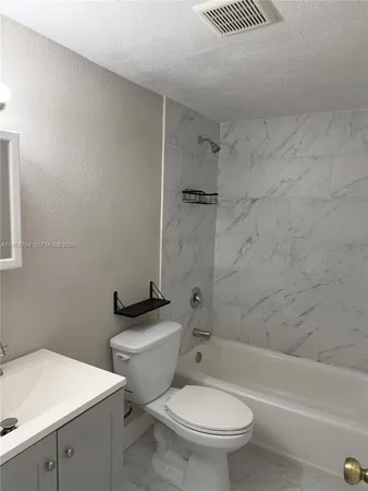 $2,250 | 805 West 30th Street, Unit 8, Hialeah, FL 33012