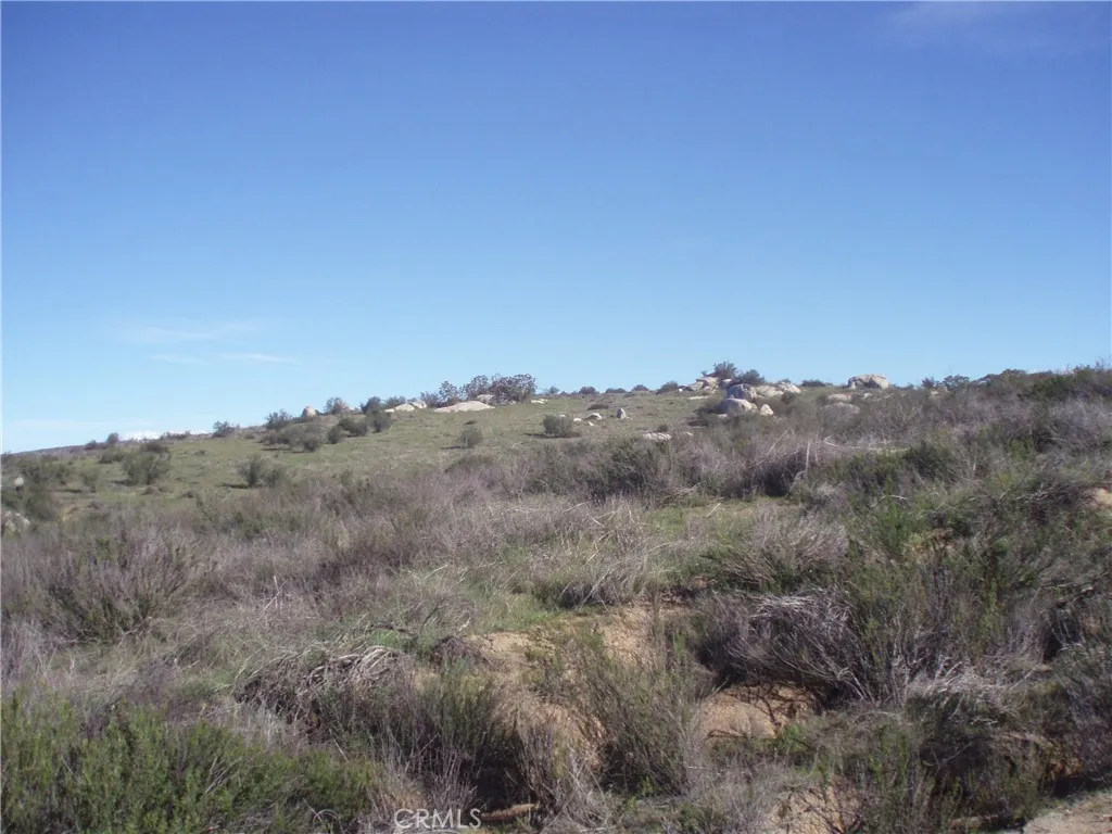 0 Linderman Hemet, CA 92544 - Photo 6 of 12 View of parcel.
