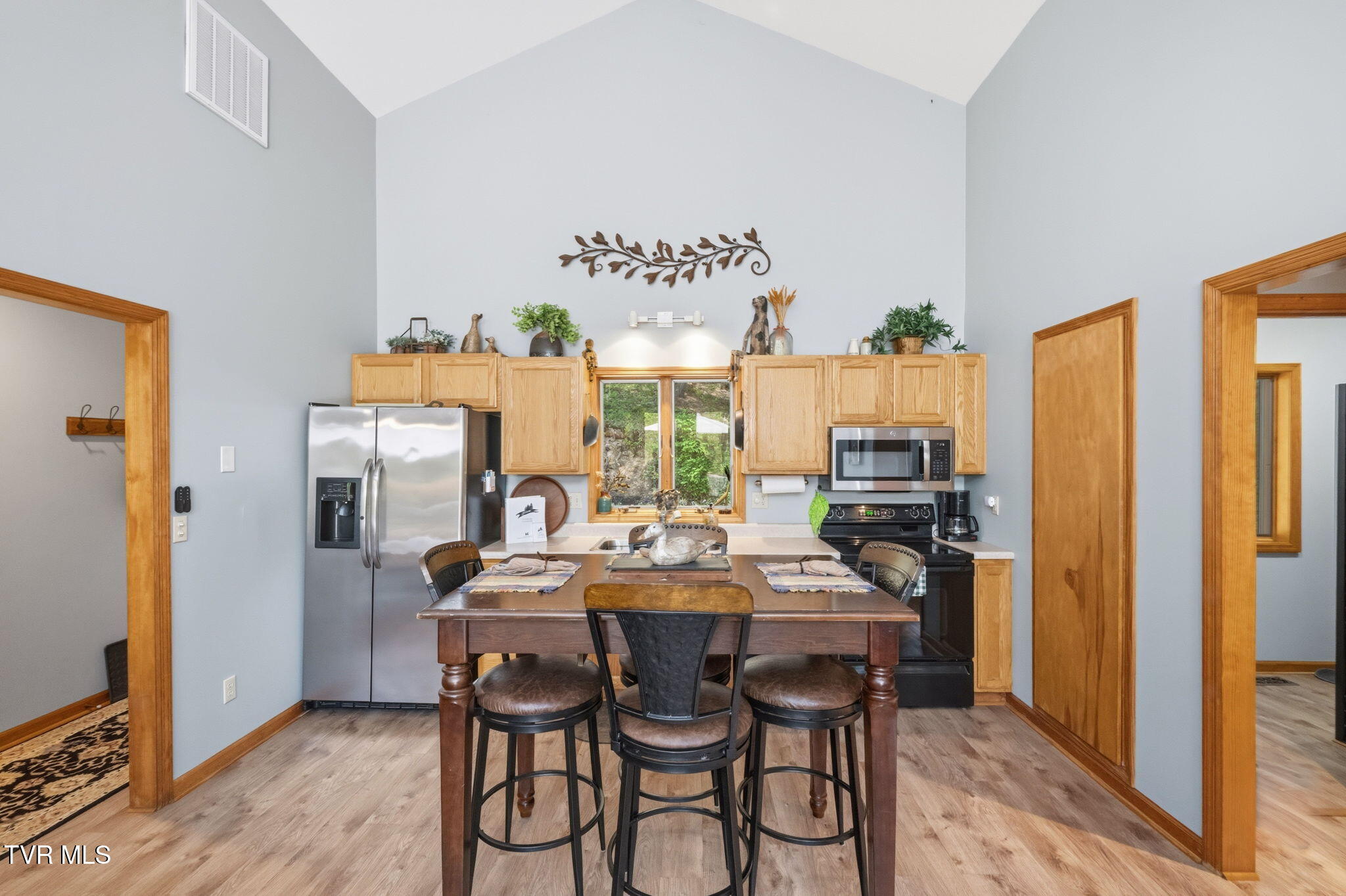 237 Candlewood Lane Butler, TN 37640 - Photo 18 of 42 Kitchen/Dining