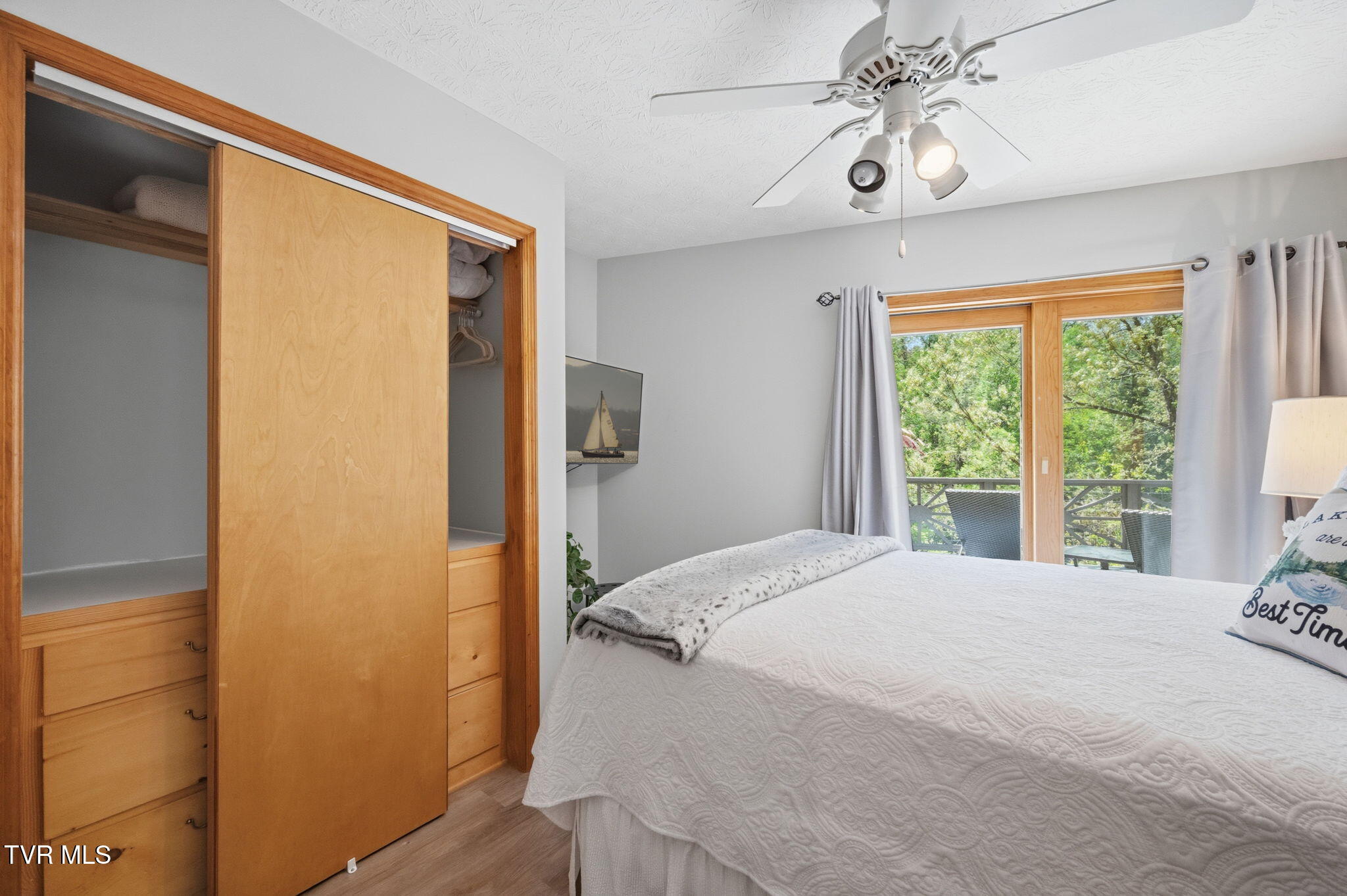 237 Candlewood Lane Butler, TN 37640 - Photo 24 of 42 Bedroom 2 with built-in's