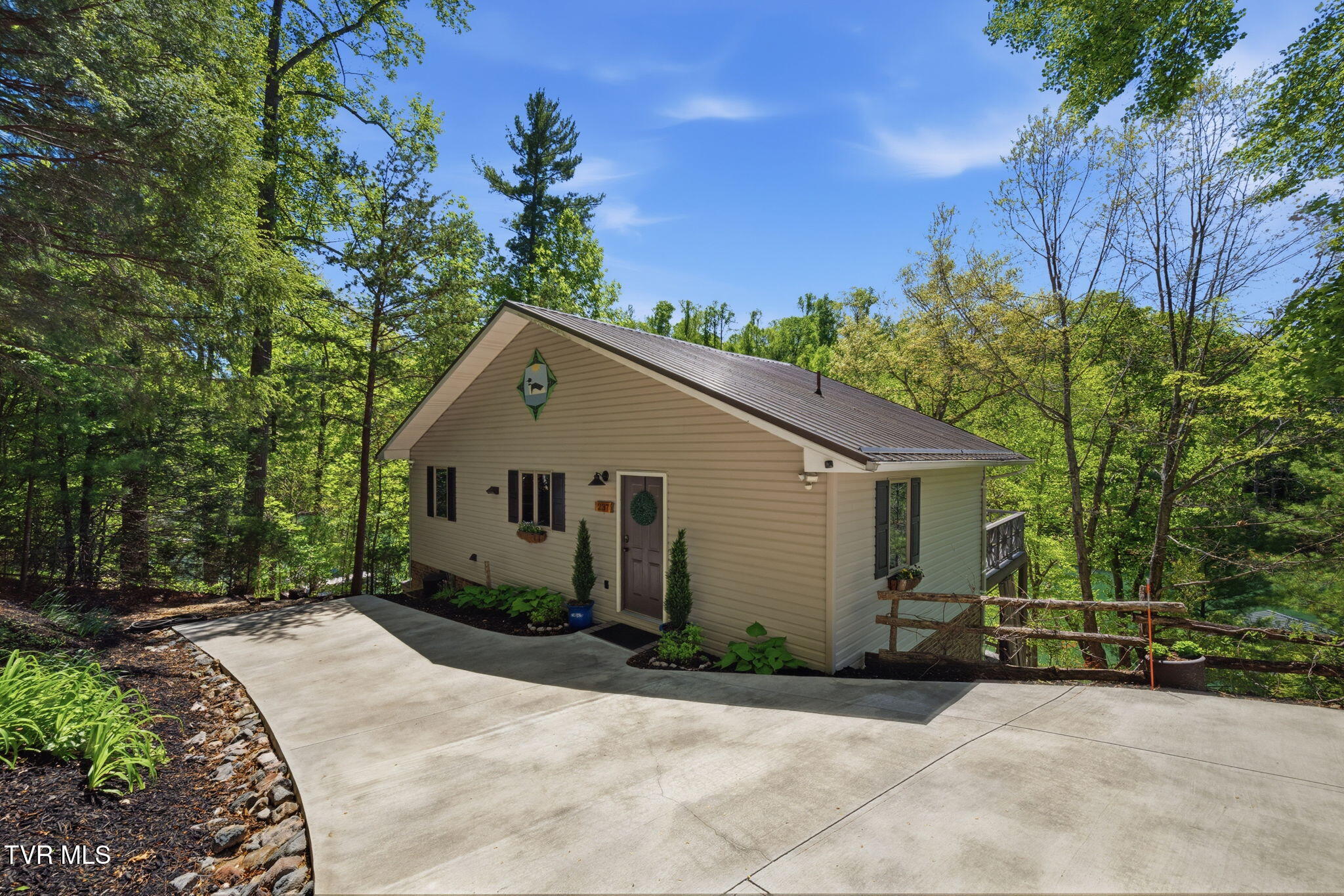 237 Candlewood Lane Butler, TN 37640 - Photo 42 of 42 Easy entry