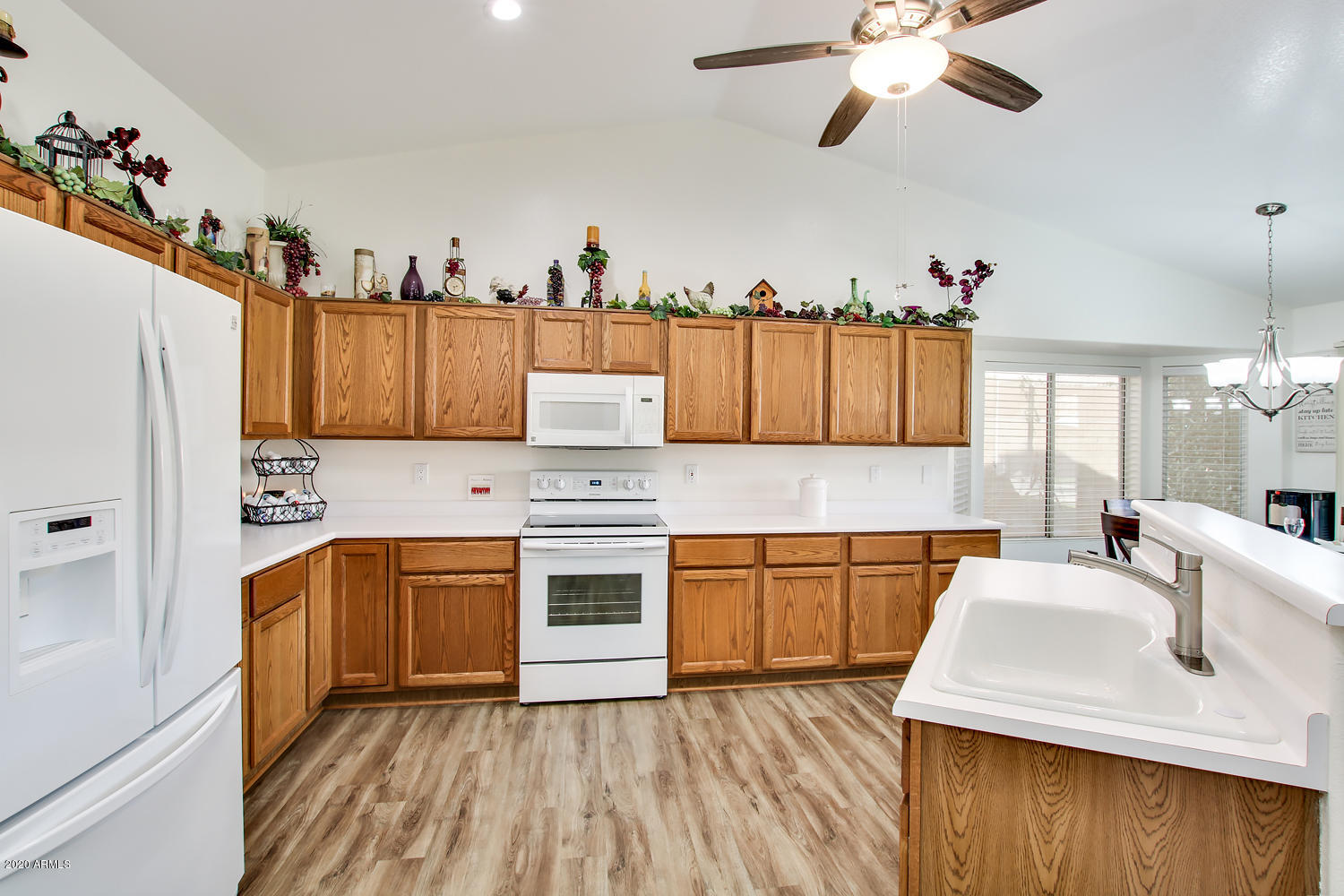 110 West Marco Polo Road Phoenix, AZ 85027 - Photo 8 of 23 Kitchen