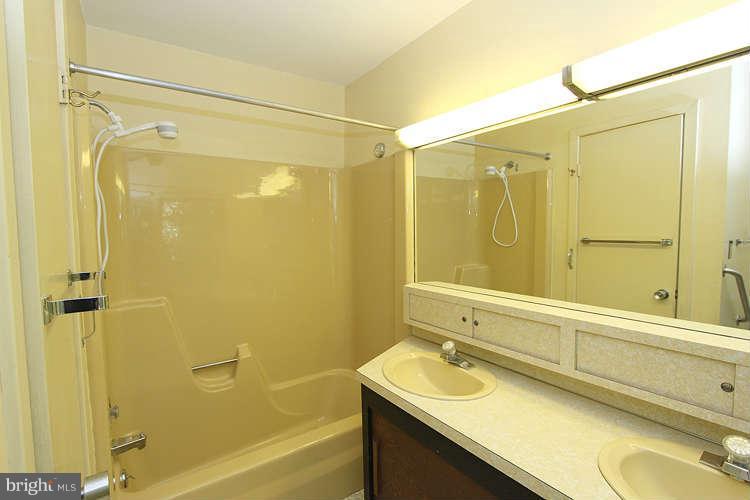 5423 Mohican Road Bethesda, MD 20816 - Photo 11 of 21 Bath