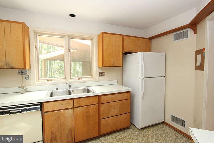 5423 Mohican Road Bethesda, MD 20816 - Photo 10 of 21 Kitchen