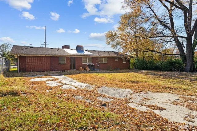 $30,000 | 4207 Caseyville Avenue, East St. Louis, IL 62204