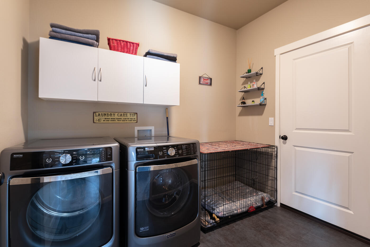 63790 Stanley Way Bend, OR 97701 - Photo 25 of 27 Laundry Mud