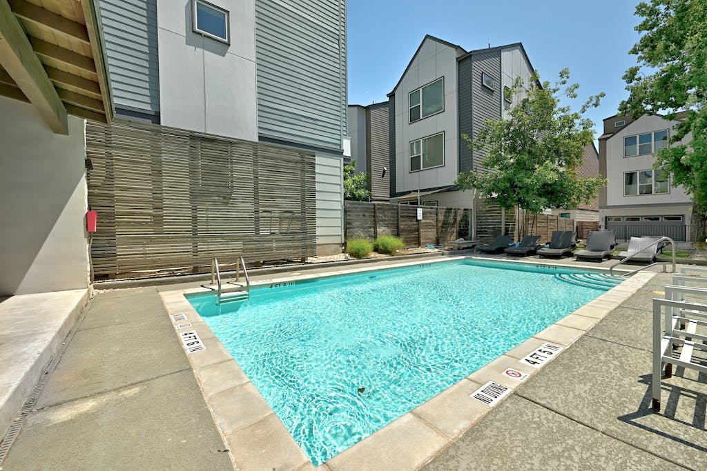 1412 Waterloo Shore Lane Austin, TX 78741 - Photo 27 of 30 a view of a back yard of the house