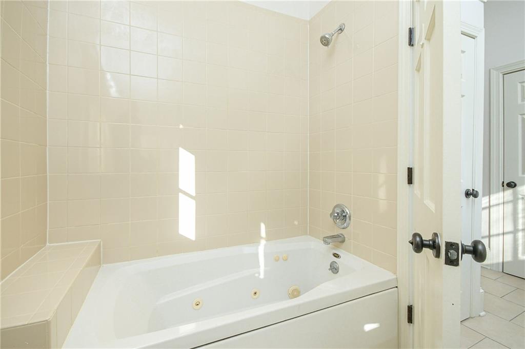 327 4th Street Northeast, Unit B Atlanta, GA 30308 - Photo 11 of 20