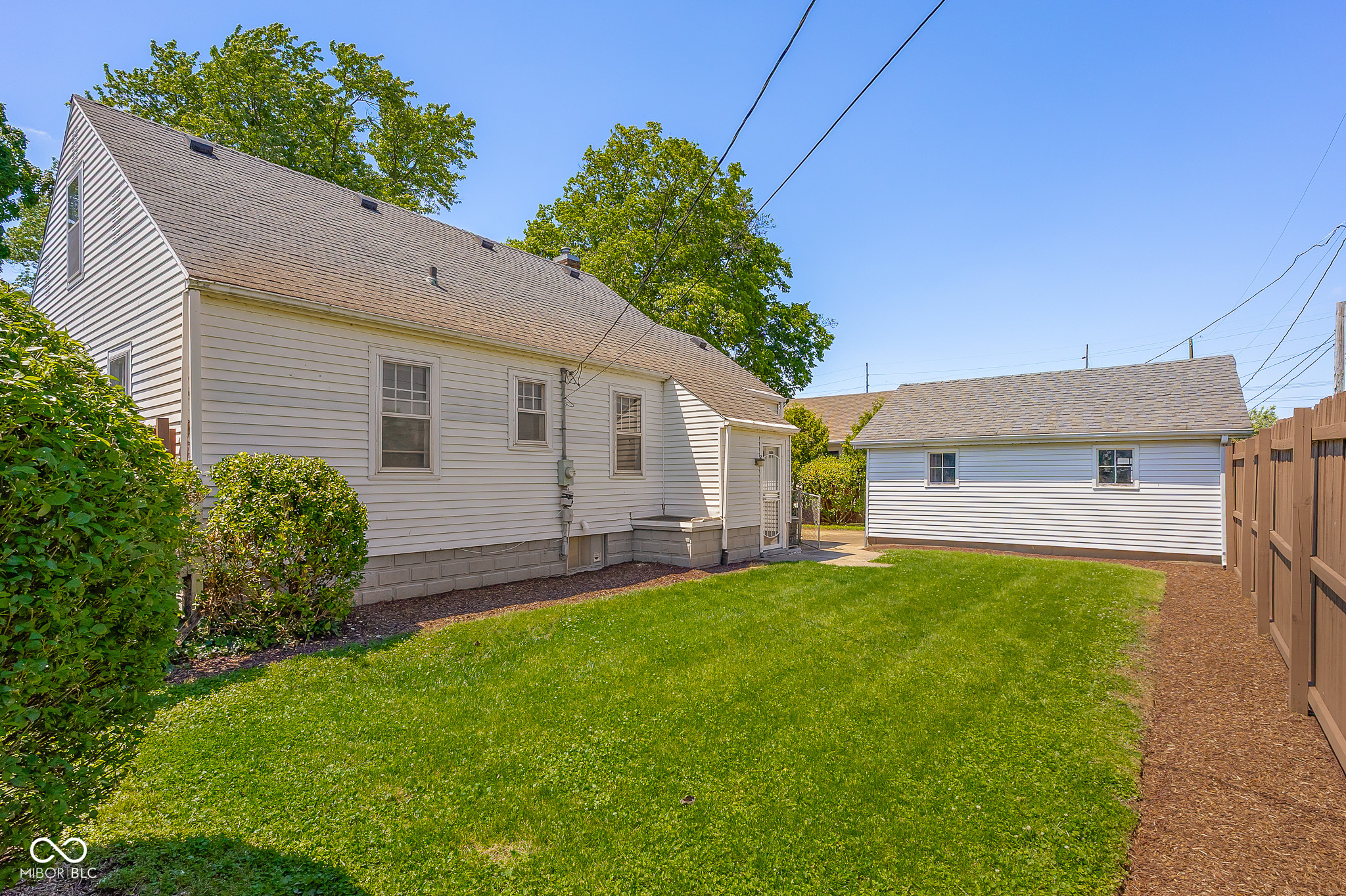 813 Central Place Columbus, IN 47201 - Photo 41 of 43