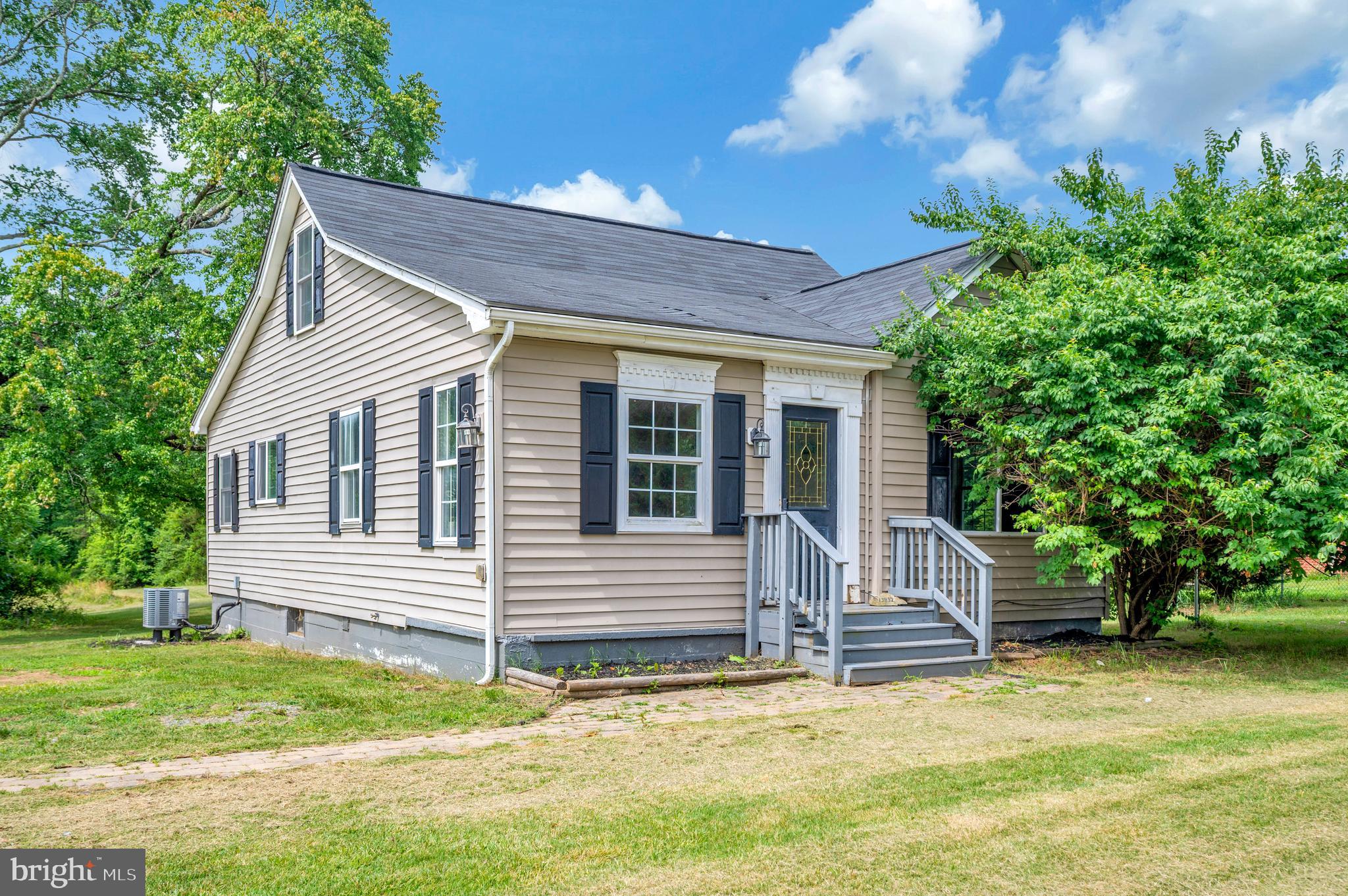 13832 Post Oak Road Spotsylvania, VA 22551 - Photo 3 of 62 Front of Home