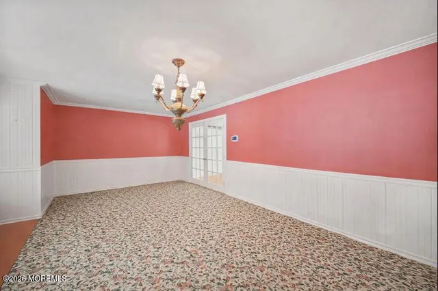 a view of empty room with window