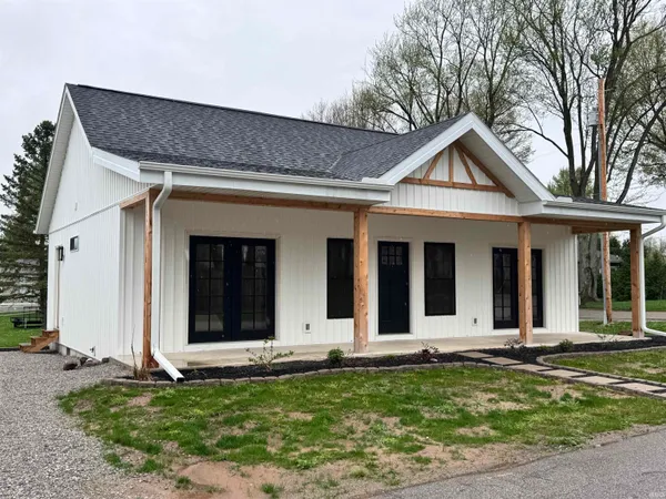 $199,900 | 102 South 7th Street, Pierceton, IN 46562