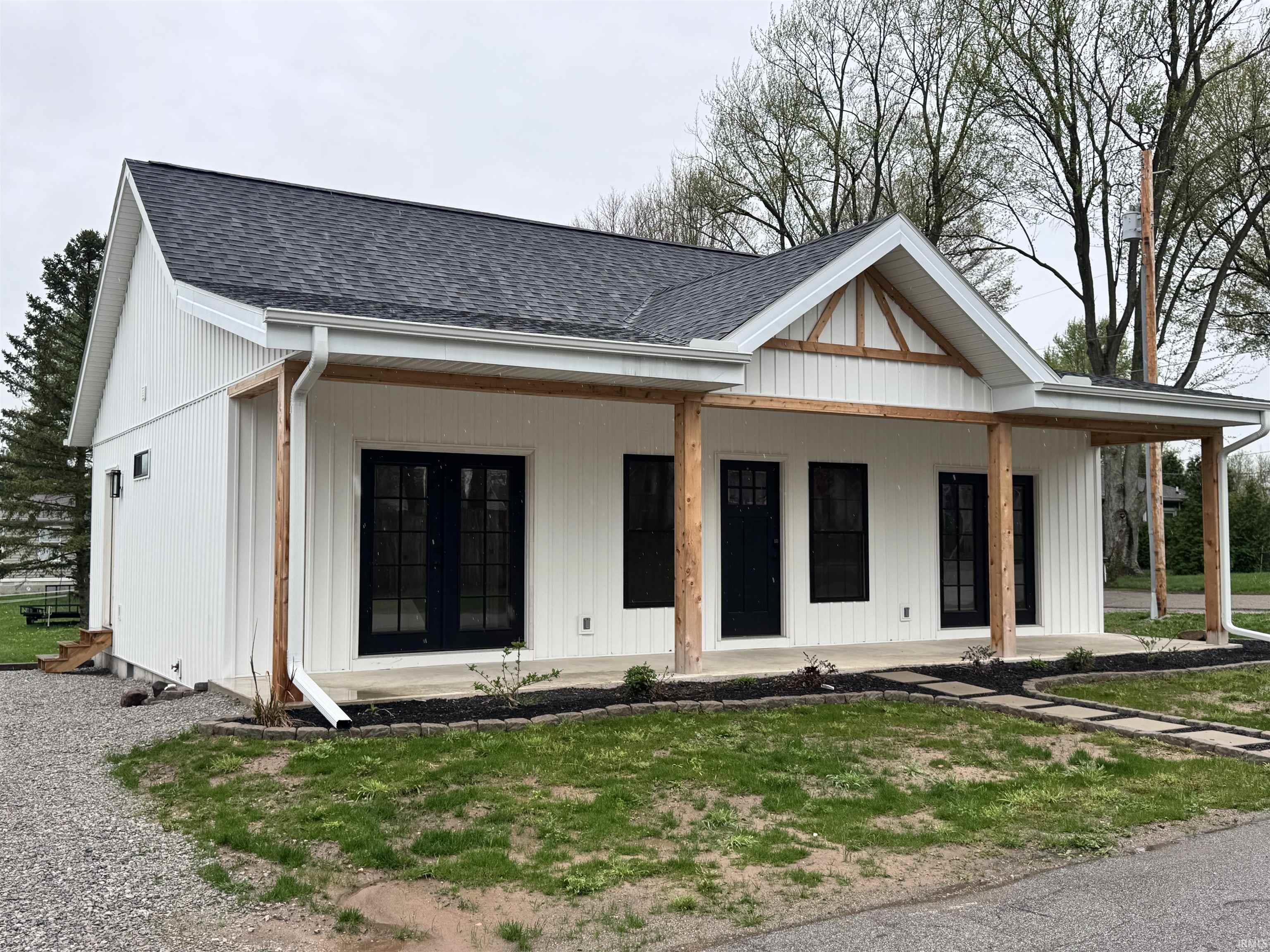 102 South 7th Street Pierceton, IN 46562 - Photo 1 of 14