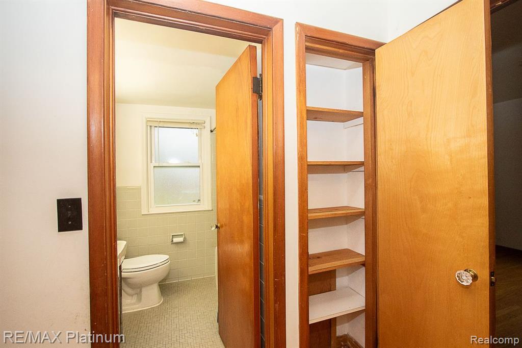 33166 Raphael Road Farmington Hills, MI 48336 - Photo 41 of 50