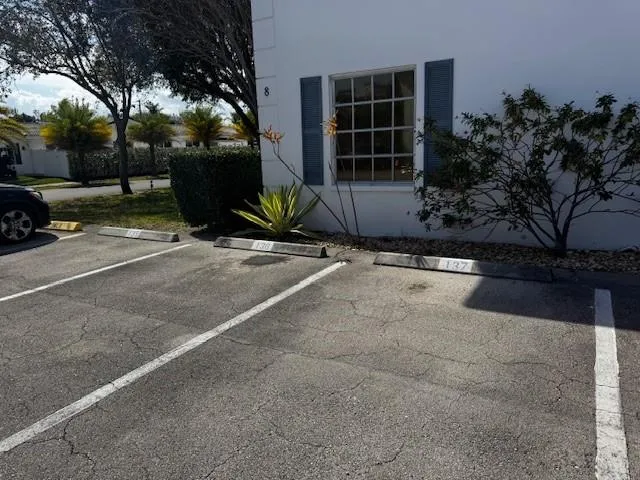 $1,650 | 2171 Northeast 66th Street, Unit 801, Fort Lauderdale, FL 33308