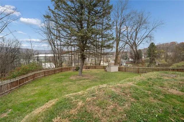 $195,000 | 2313 Stratford Avenue, Coraopolis, PA 15108