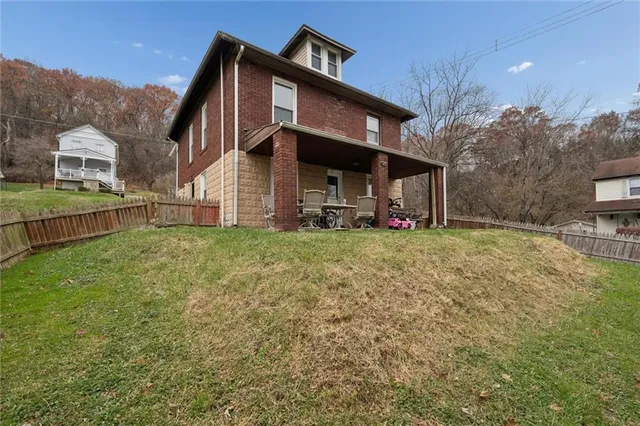 $195,000 | 2313 Stratford Avenue, Coraopolis, PA 15108