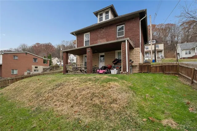 $195,000 | 2313 Stratford Avenue, Coraopolis, PA 15108