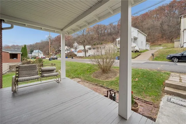 $195,000 | 2313 Stratford Avenue, Coraopolis, PA 15108