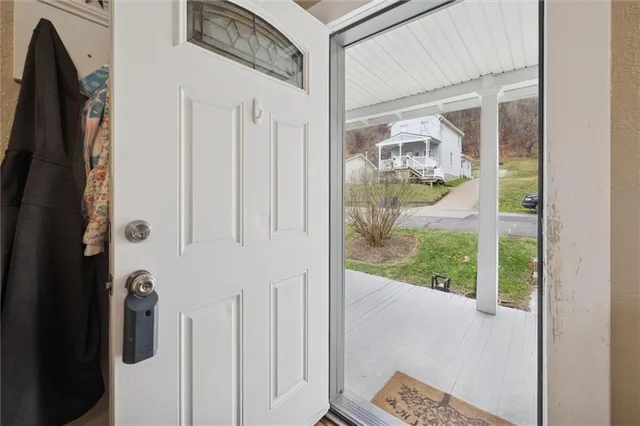 $195,000 | 2313 Stratford Avenue, Coraopolis, PA 15108