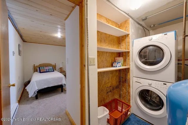 $2,495,000 | 2425 East Horse Creek Road, Jackson, WY 83001