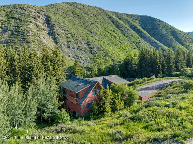 $2,495,000 | 2425 East Horse Creek Road, Jackson, WY 83001