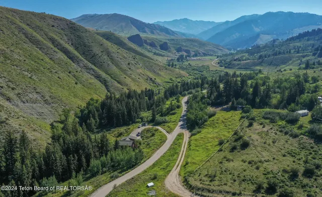 $2,495,000 | 2425 East Horse Creek Road, Jackson, WY 83001