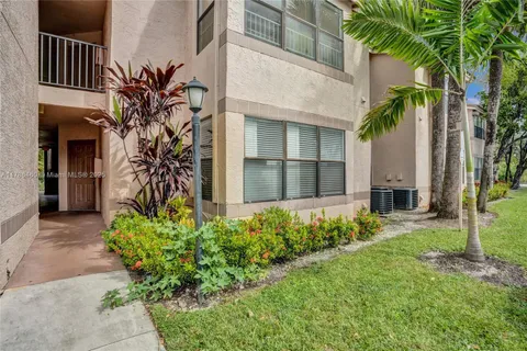 $220,000 | 2946 South University Drive, Unit 7108, Davie, FL 33328