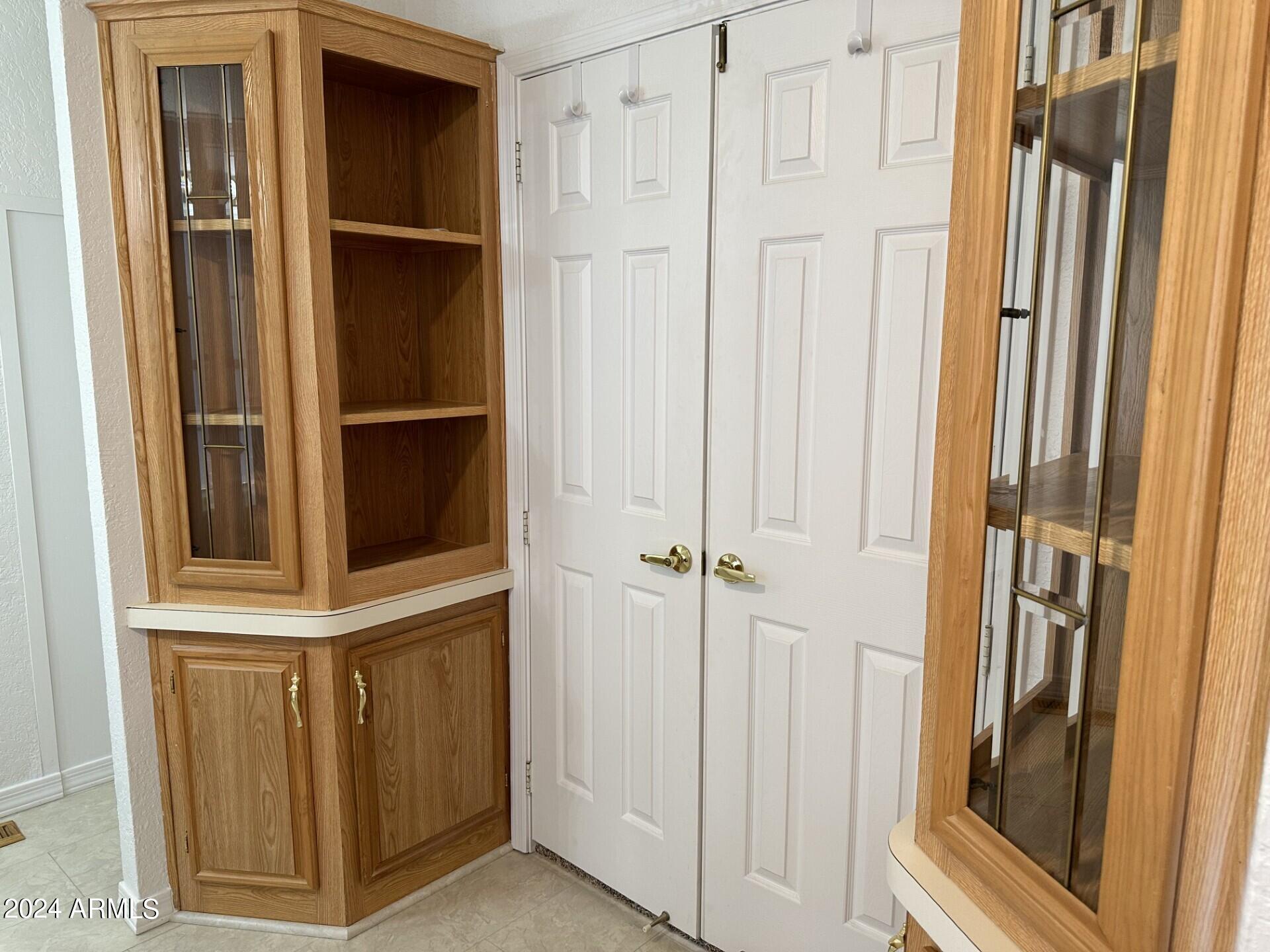 834 South Meridian Road, Unit 71 Apache Junction, AZ 85120 - Photo 17 of 31 r-master bath storage