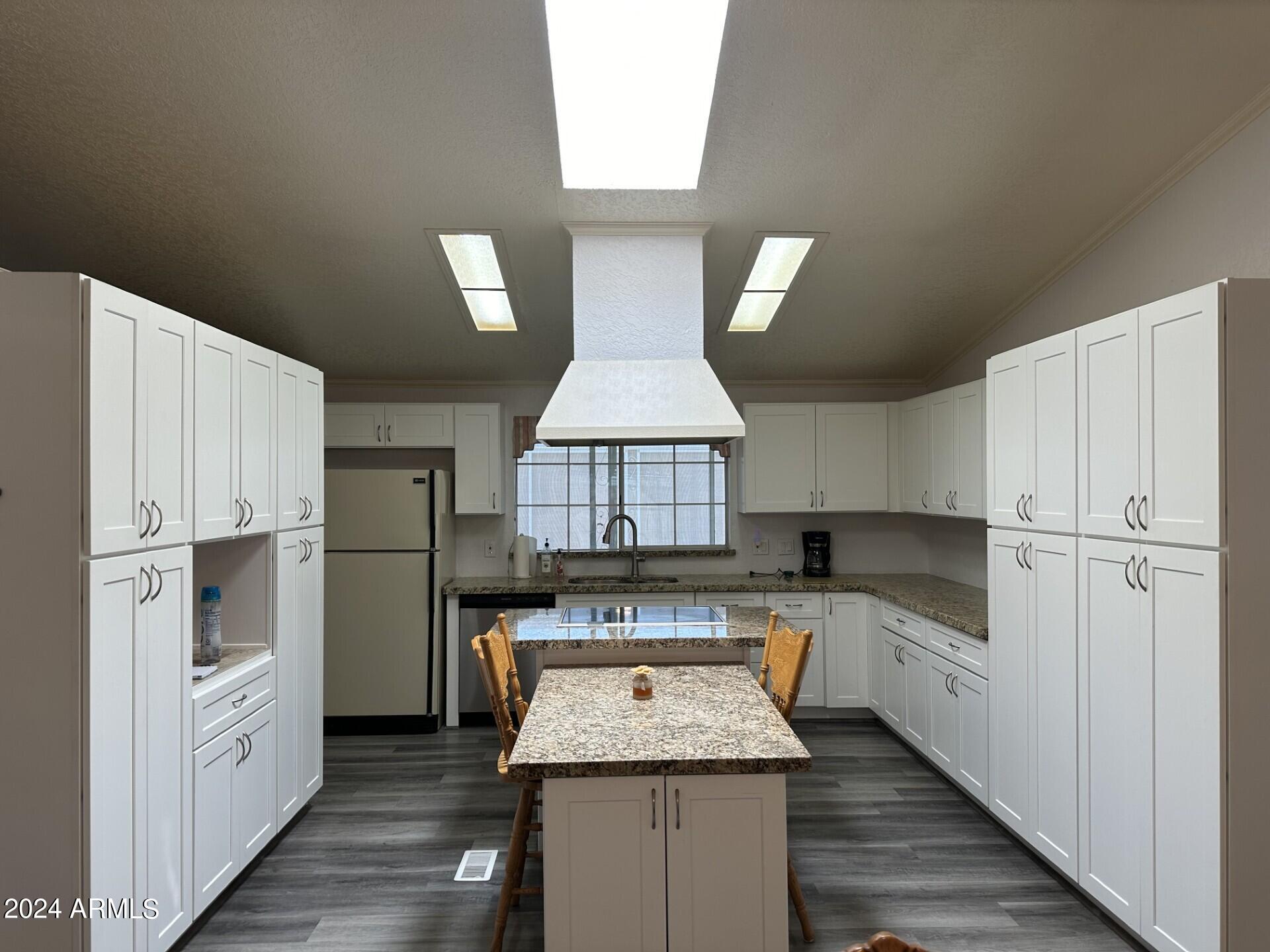 834 South Meridian Road, Unit 71 Apache Junction, AZ 85120 - Photo 3 of 31 r-kitchen