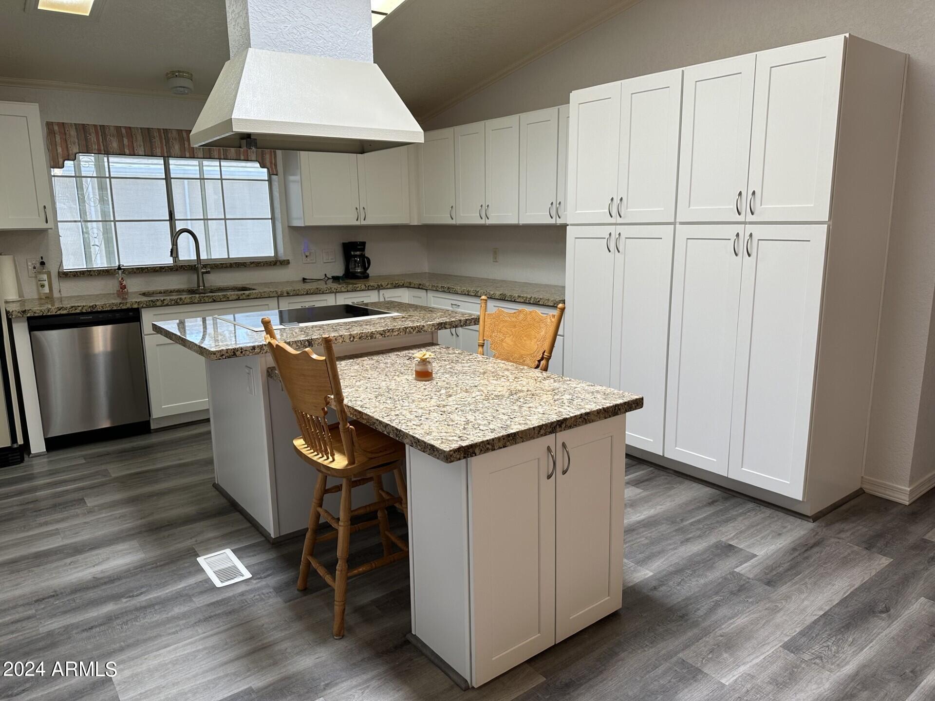 834 South Meridian Road, Unit 71 Apache Junction, AZ 85120 - Photo 6 of 31 r-kitchen3