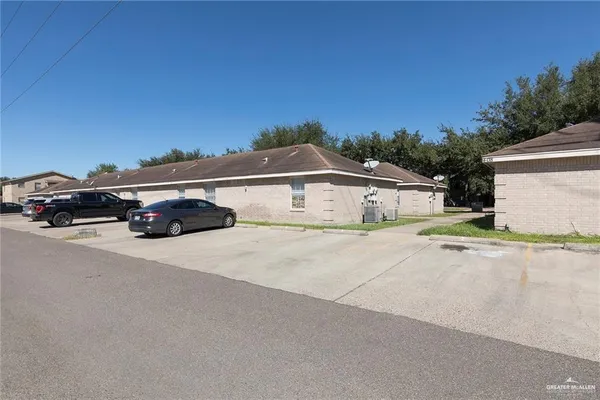 $800 | 408 East Ulex Avenue, McAllen, TX 78504