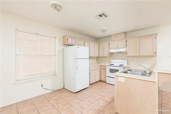 $800 | 408 East Ulex Avenue, McAllen, TX 78504