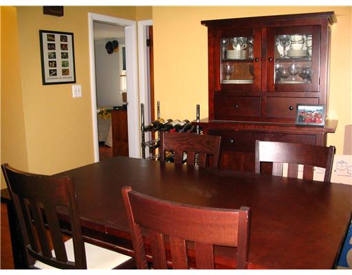 4 Peeptoad Road Warwick, RI 02888 - Photo 6 of 11 Dining Room. dining area with room to move!