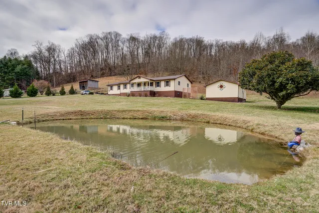 $479,000 | 257 Cripple Creek Loop, Watauga, TN 37694