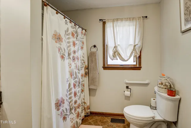 $479,000 | 257 Cripple Creek Loop, Watauga, TN 37694