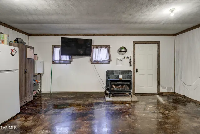 $479,000 | 257 Cripple Creek Loop, Watauga, TN 37694