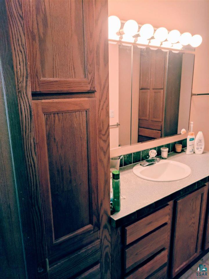 7104 County Road South Lake Nebagamon, WI 54849 - Photo 25 of 27 master bath