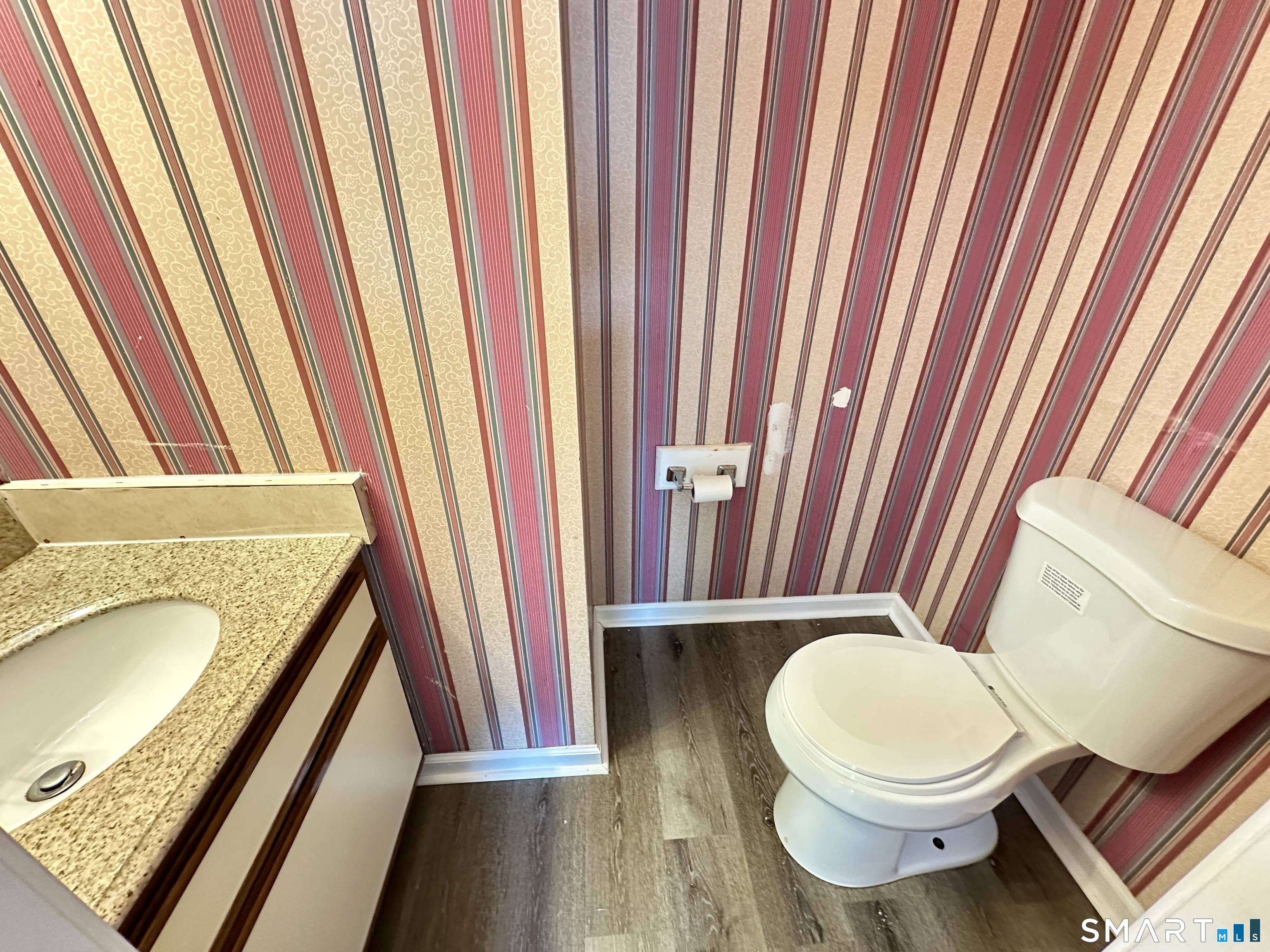 20 Oak Ridge Drive, Unit 20 Windsor Locks, CT 06096 - Photo 15 of 17 half bath on main level