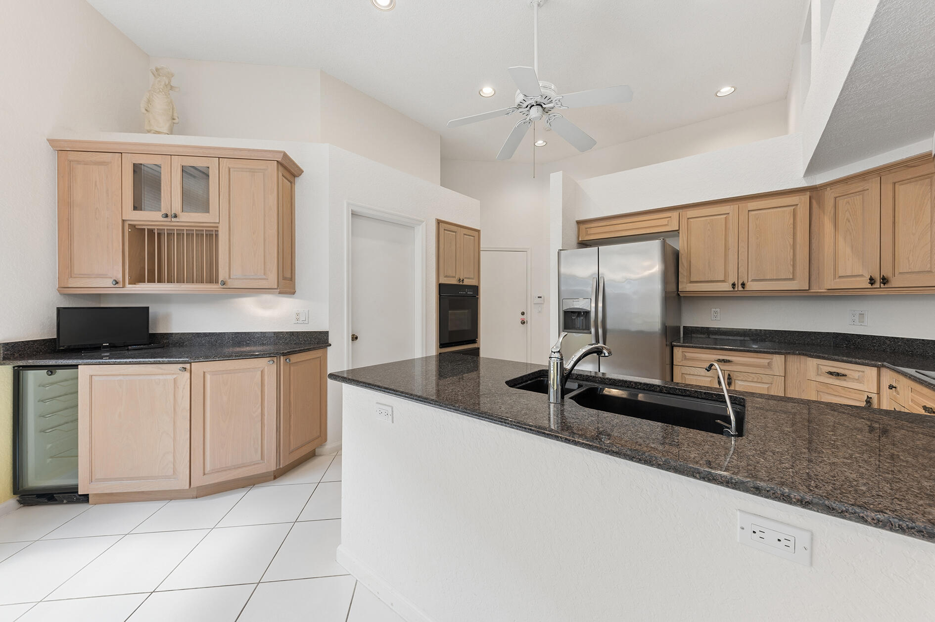 6628 Northwest 24th Avenue Boca Raton, FL 33496 - Photo 4 of 16 Kitchen